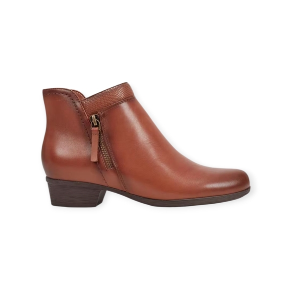 Rockport Shoes - NWOT Women's Rockport Carly Booties